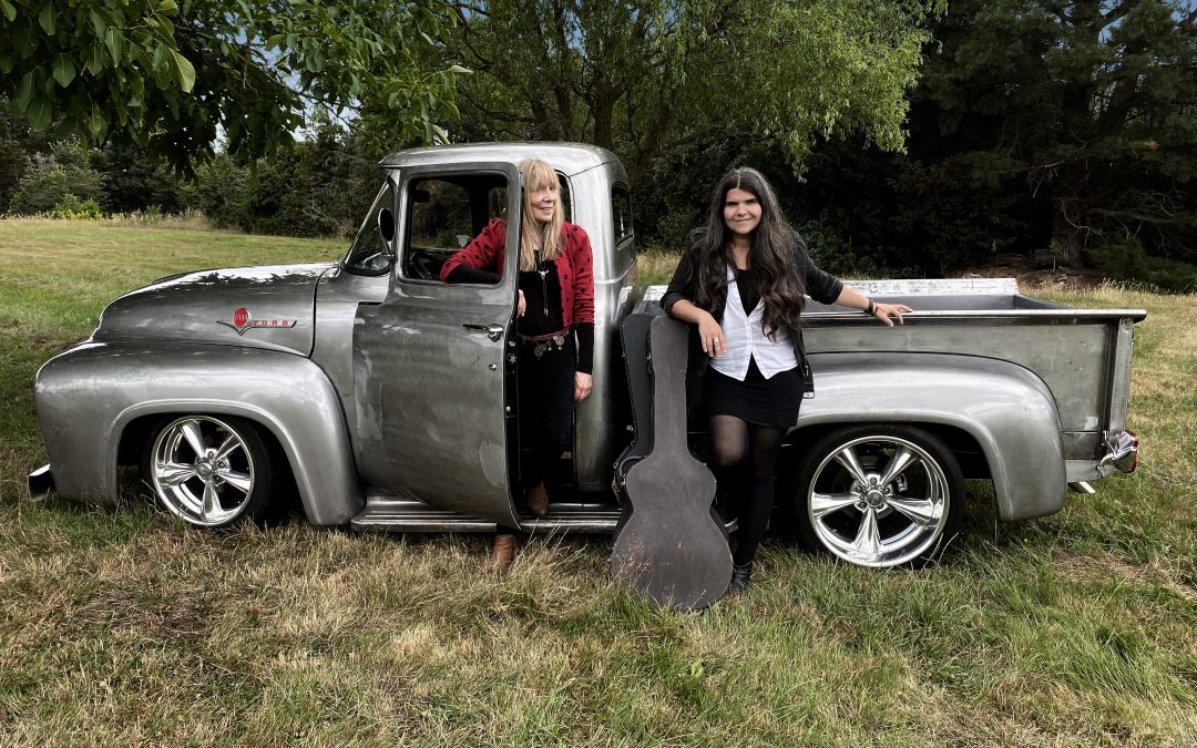 Charlie Dore & Michele Stodart – The 100 Miles Tour